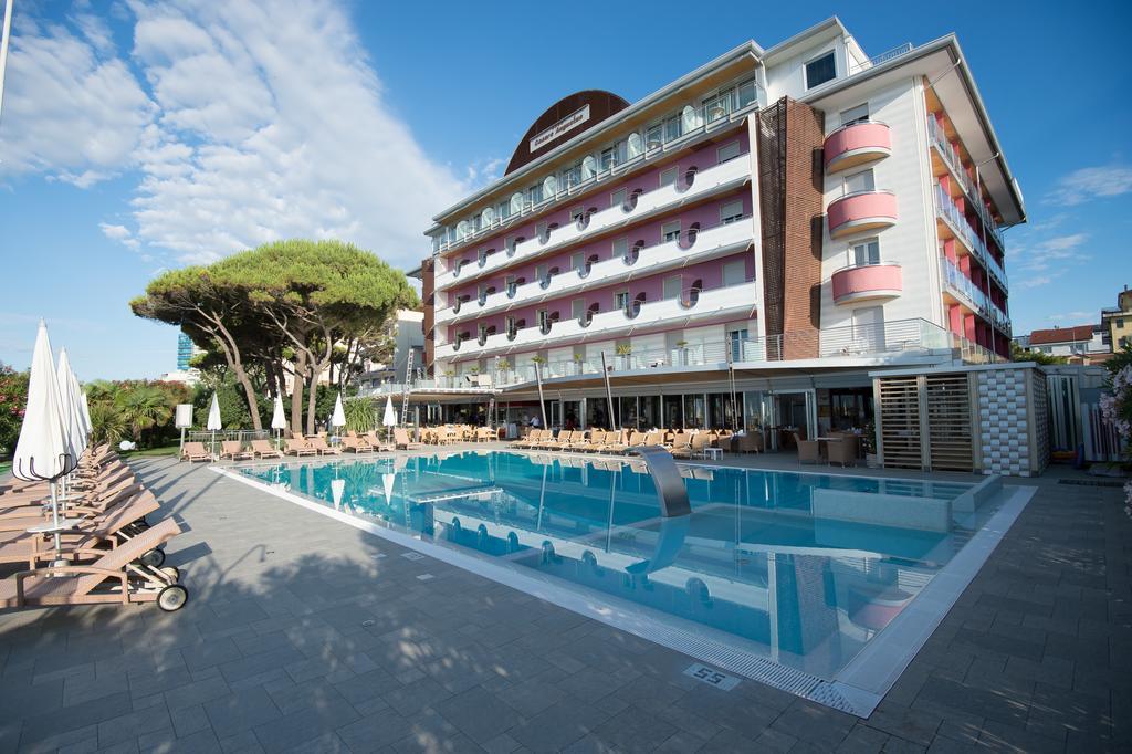 Hotel Cesare Augustus Lido di Jesolo Exterior photo