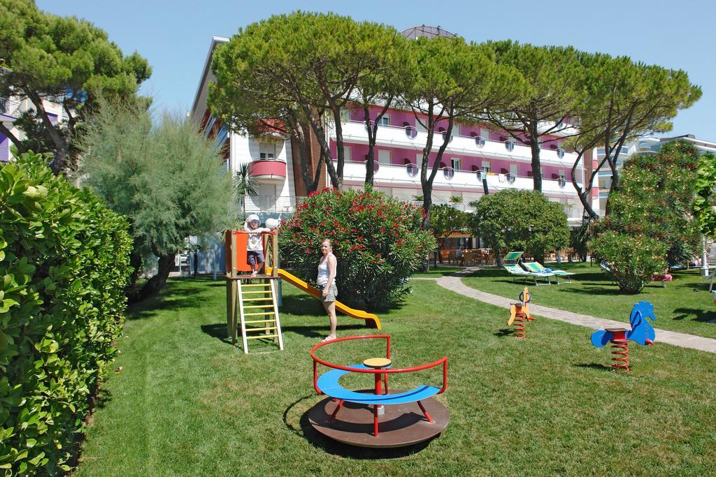 Hotel Cesare Augustus Lido di Jesolo Exterior photo